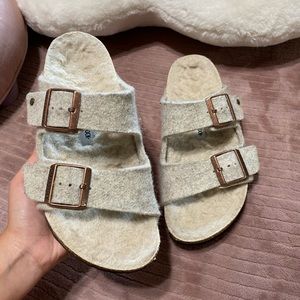 Fuzzy Birkenstock Sandals Size 7